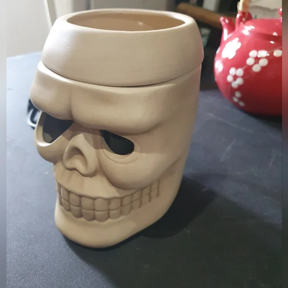 Halloween skull wax warmer night light NWOT - Picture 5 of 6